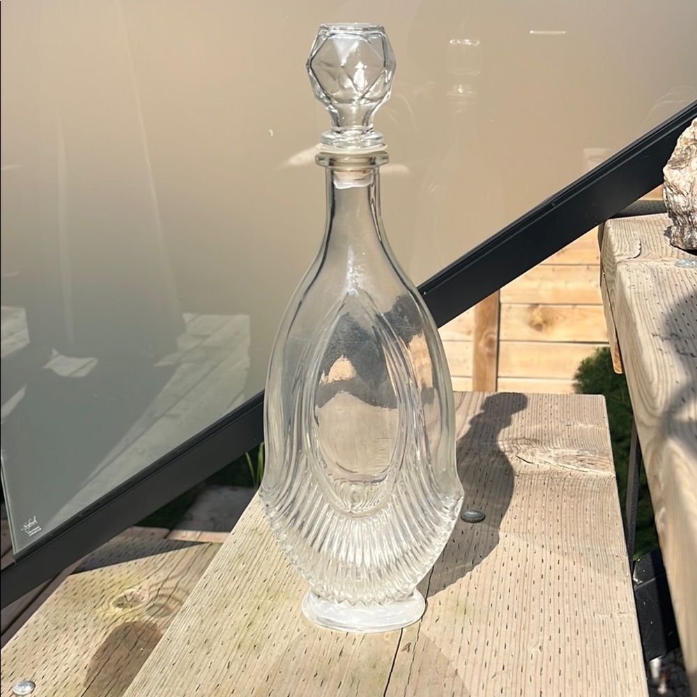 1960’s Elegant Clear Glass Decanter - Picture 2 of 6